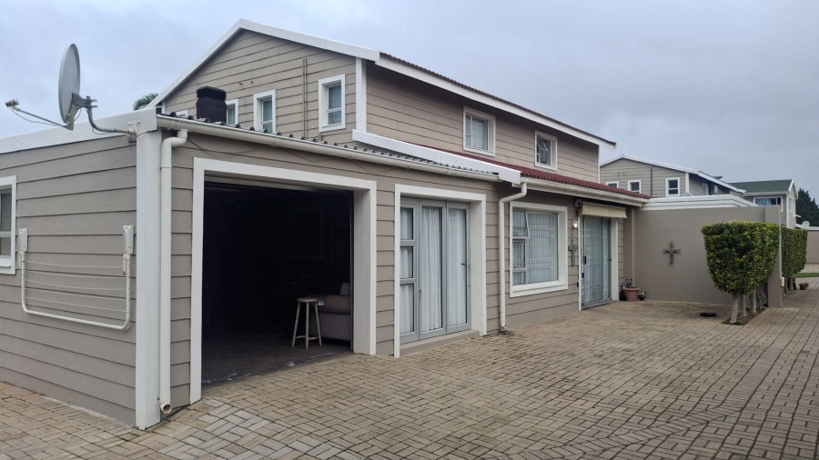 2 Bedroom Property for Sale in Hartenbos Central Western Cape